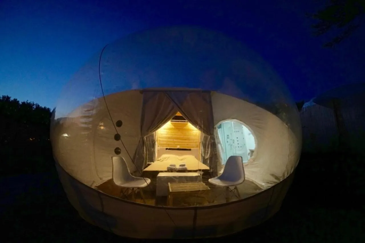 Bubble Tents 네아 모우다니아 0*,  그리스